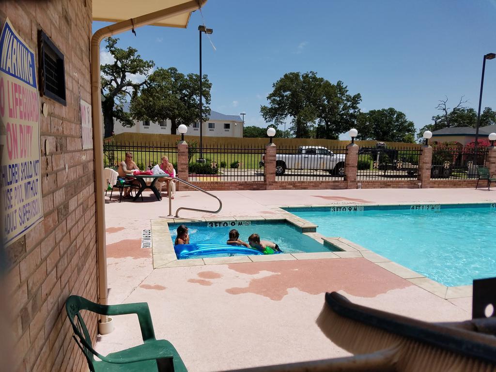 Quality One Motel Weatherford Buitenkant foto